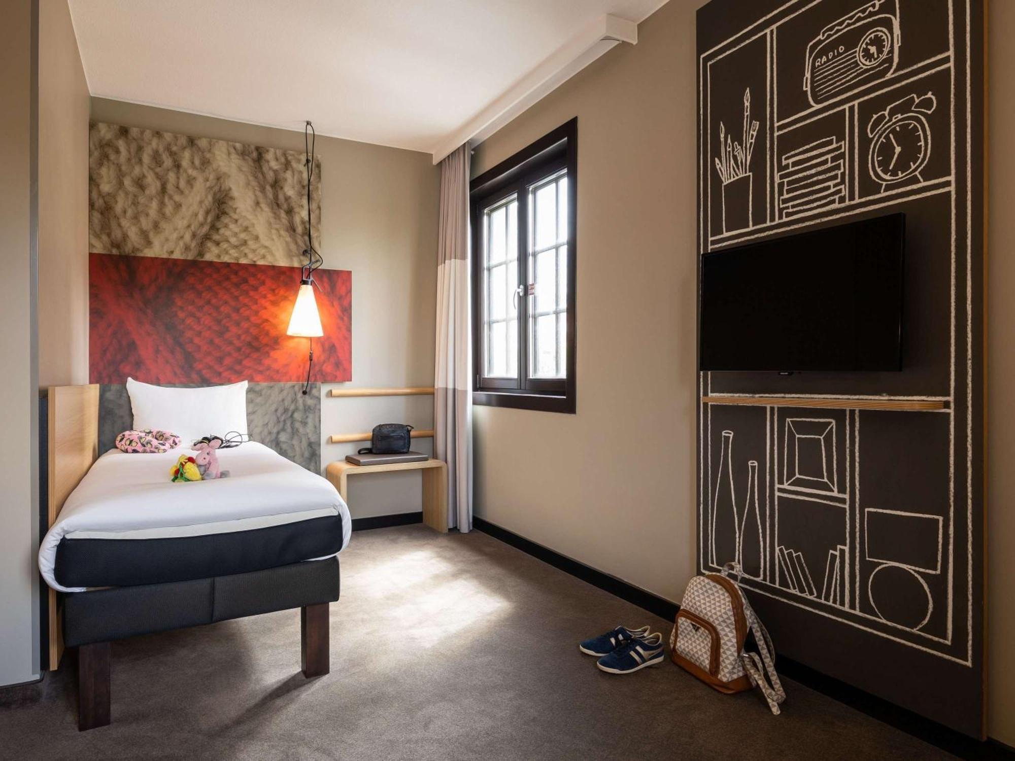 Ibis Hotel Brussels Off Grand'Place Екстериор снимка